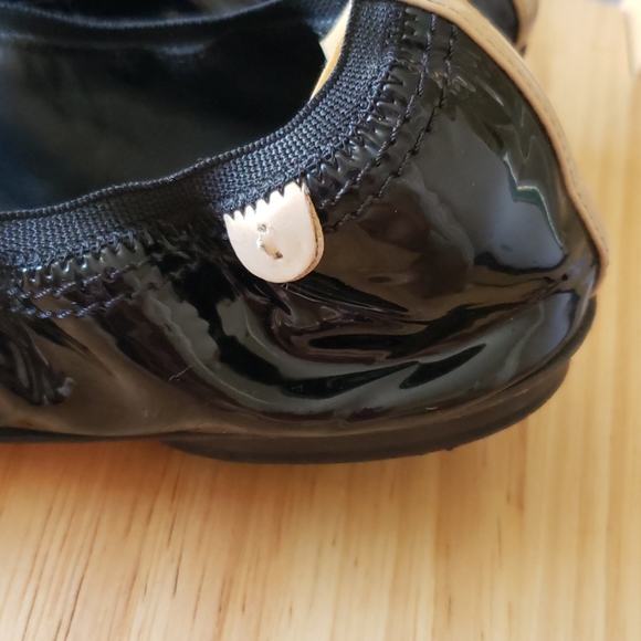 Chanel Black Patent Leather Mules size 40EU =9.5US - Picture 5 of 16